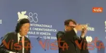 Venezia 83, applausi per i premiati in sala stampa. Il Leone d'oro a May el-Toukhy