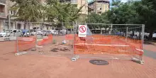 Degrado in libert&agrave; e giochi "in gabbia". Il giardino dimenticato di via Rolli