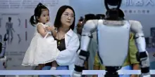 Cina, portavoce Esteri &ldquo;Allarmismo ostacola solo la governance globale dell'IA&rdquo;