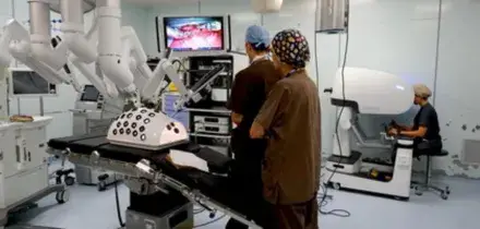 Robot chirurgici cinesi di ultima generazione arrivati al Policlinico di Milano