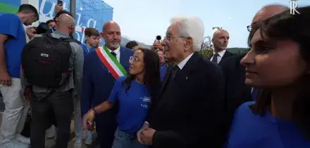 Scuola, ad Amatrice Mattarella visita i laboratori degli studenti