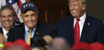 Usa, Trump grazia Rudy Giuliani e gli alleati che si opposero al risultato delle elezioni del 2020