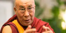 Tibet, Dalai Lama annuncia: “Ci sarà un mio successore”. Ma la Cina frena: “Dobbiamo approvarlo”