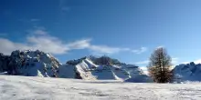 Montagna, snowboarder trovato morto senza vita in fuoripista a Cervia