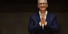 Tim Cook non &egrave; pi&ugrave; il ceo di Apple: al suo posto nominato John Ternus