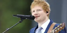 Ed Sheeran pronto a riprendere il tour dopo la protesta pro-Pal e la fuga degli artisti di supporto
