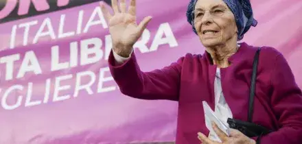 Emma Bonino ricoverata a Roma, attesa per il bollettino medico