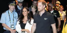 Harry e Meghan, il Regno Unito nega la scorta alla coppia: il principe potrebbe viaggiare senza la famiglia