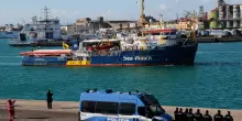 Sea Watch, scontro governo opposizione: &ldquo;Meloni attacca sentenze non gradite&rdquo;. Salvini: &ldquo;Alcuni giudici contro l&rsquo;Italia&rdquo;