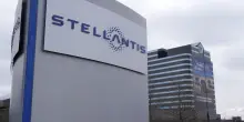 Stellantis, oneri per 22,2 mld nel 2025 per cambio strategia su elettrico