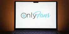 Onlyfans, Financial Times: “Dividendo record da 700 milioni, 5,8 miliardi nel 2024 ai creator”
