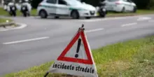 Incidente mortale a Modena: scontro tra auto e camion, 3 vittime
