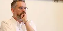 Morte Fakir, il sindaco di Bologna denuncia gli haters dopo le minacce ricevute online