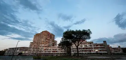 Napoli, crollo alla Vela Rossa di Scampia: nessun ferito. Evacuate 47 famiglie