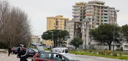 Napoli, 15enne accoltella 14enne: lite per una ragazza