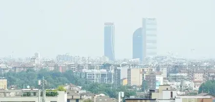 Migliora la qualit&agrave; dell&rsquo;aria in Italia, l&rsquo;inquinamento oltre i limiti solo in 13 citt&agrave; nel 2025
