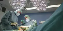 Genova, 60enne muore durante una biopsia: indagati primario e specializzando