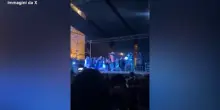Perù, crolla il palco durante uno spettacolo scolastico: il video del cedimento