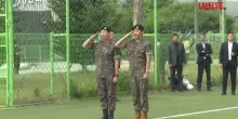 Corea del Sud, RM e V dei BTS salutano i fan e i media dopo il congedo militare