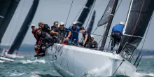 Nautica, Pierre Casiraghi trionfa nel Solent: ora lo Yacht Club de Monaco punta all’Admiral’s Cup