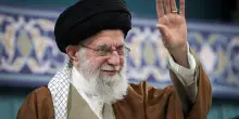Iran, continuano le proteste: scontri e blocco di internet. Khamenei: &ldquo;Trump pensi ai suoi problemi&rdquo;