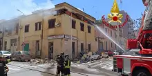 Sassari, esplode palazzina di tre piani: diversi feriti, uomo in fin di vita