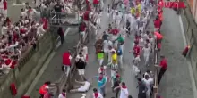 Pamplona, in migliaia per le strade durante il quinto giorno della corsa dei tori