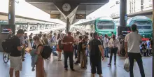 Treni, l’allarme del Codacons: “Cantieri allungano i tempi di percorrenza, quasi 6 ore per Roma-Milano”