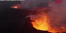 Islanda, il vulcano fa meno paura: turisti tornano ad ammirare lo spettacolo delleruzione