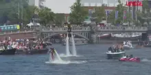 Amsterdam, sui canali impazza la coloratissima Canal Parade