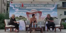Geppi Cucciari alla Festa del Cinema di Mare: "Lavoravo da un notaio, un testamento diceva a presto e i parenti TIE!"