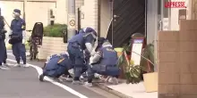 Tokyo, accoltella e uccide una donna sudcoreana in strada: le immagini della polizia