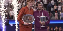 Us Open 2025, Alcaraz batte Sinner in finale e gli strappa lo scettro da numero 1 del mondo