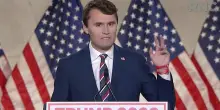 Charlie Kirk, processo per il sospettato del suo omicidio: Tyler Robinson rischia la pena di morte