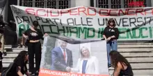 Sciopero Gaza: a Napoli manifestanti bruciano foto Meloni e Netanyahu