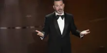 Jimmy Kimmel torna in tv commosso e si scusa per battute su omicidio Kirk