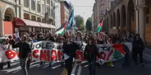 Roma, studenti occupano il liceo Plauto: “Rompere gli accordi con Israele”