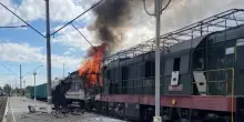 Ucraina, Zelensky: “Raid russo sulla stazione ferroviaria di Shostka, decine di feriti”