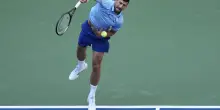 Atp Shanghai 2025, Djokovic batte Munar: altro malessere ma è ai quarti
