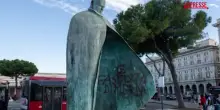 Roma, La Russa alla statua di Giovanni Paolo II: "Atto ignobile fuori da ogni sentimento