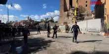 Roma, crollo torre ai Fori Imperiali: le immagini dei soccorsi
