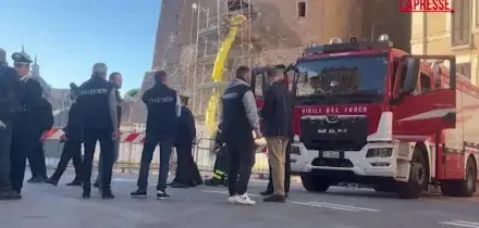 Crollo Torre dei Conti, sopralluogo dei Carabinieri con un drone