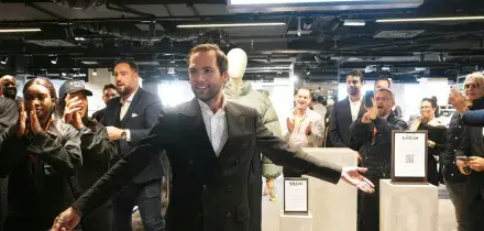 Shein, a Parigi apre il negozio mentre ancora infuria la polemica sulle bambole gonfiabili