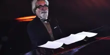 Peppe Vessicchio, 5 foto iconiche delle sue partecipazioni al Festival di Sanremo