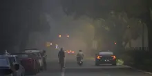 India, Nuova Delhi avvolta dallo smog: cittadini chiedono l’intervento del governo
