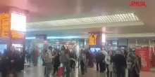 Treni: caos a Roma Termini, ritardi oltre 5 ore