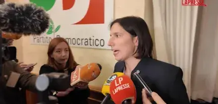 Violenza donne, Schlein: “Ok bipartisan su consenso è passo avanti. Ora anche obbligo su educazione sessuale a scuola"