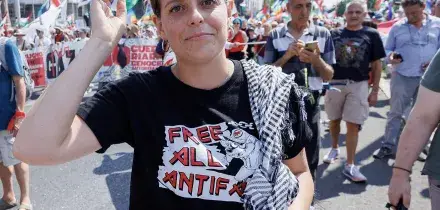 Ungheria contro Ilaria Salis: “Parlamento europeo protegge una terrorista”