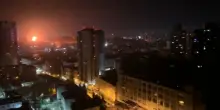 Ucraina, massiccio attacco russo su Kiev: un morto e 24 feriti. Scatta l’allerta aerea – La diretta