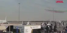 Dubai, il volo spettacolare degli aerei acrobatici Al Fursan